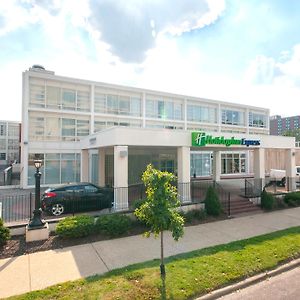 Holiday Inn Express St. Louis Central West End By Ihg